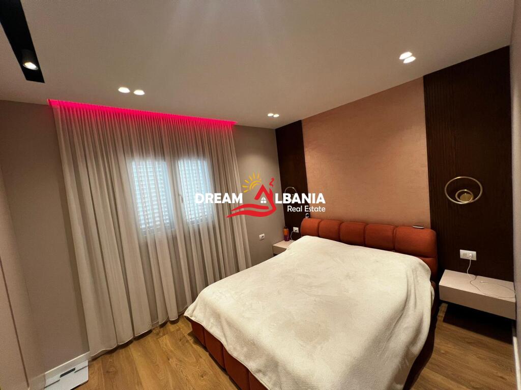 Super Apartament 2+1 ne Shitje Ish Fusha e Aviacionit