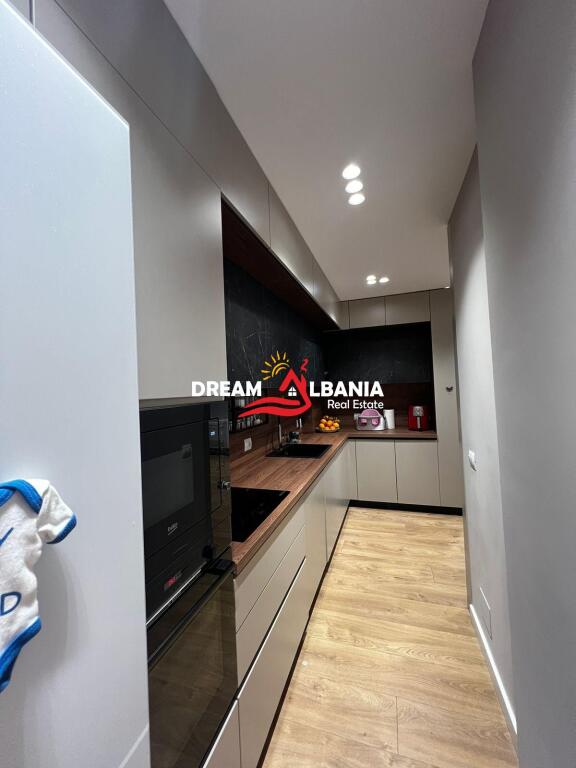Super Apartament 2+1 ne Shitje Ish Fusha e Aviacionit