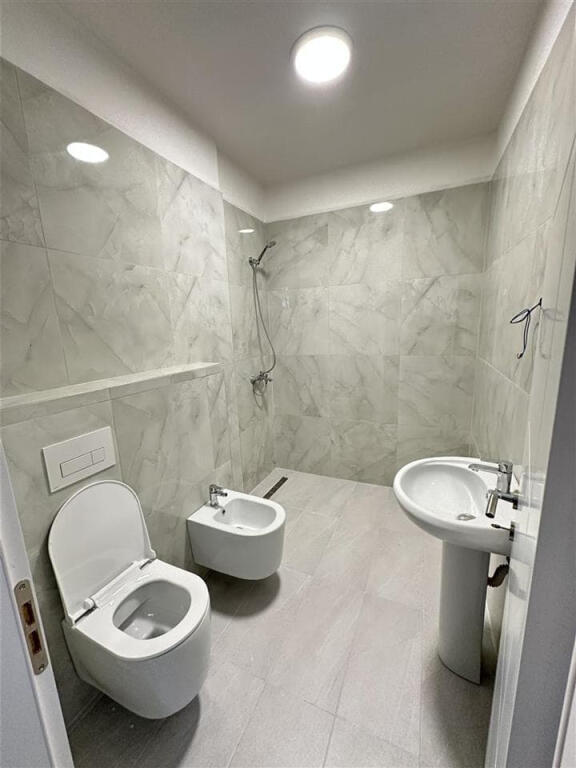 Apartament Me Qera 2+1+2 Ne Astir (ID B2201382) Tirane