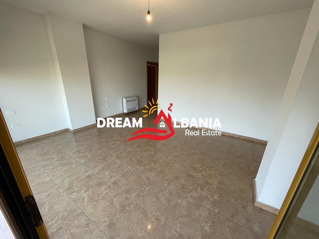 3+1 apartment with 2 bathrooms for sale in Bllok, near Sky Tower in Tirana. (ID 4131454)