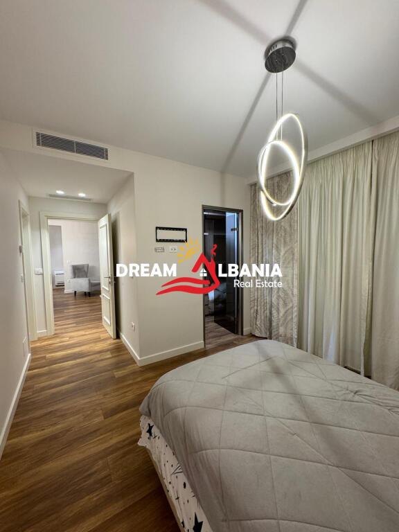 Apartament 2+1 me qera ne Bllok, prane Sky Tower ne Tirane. (ID 42214730)