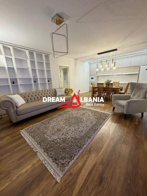 Apartament 2+1 me qera ne Bllok, prane Sky Tower ne Tirane. (ID 42214730)