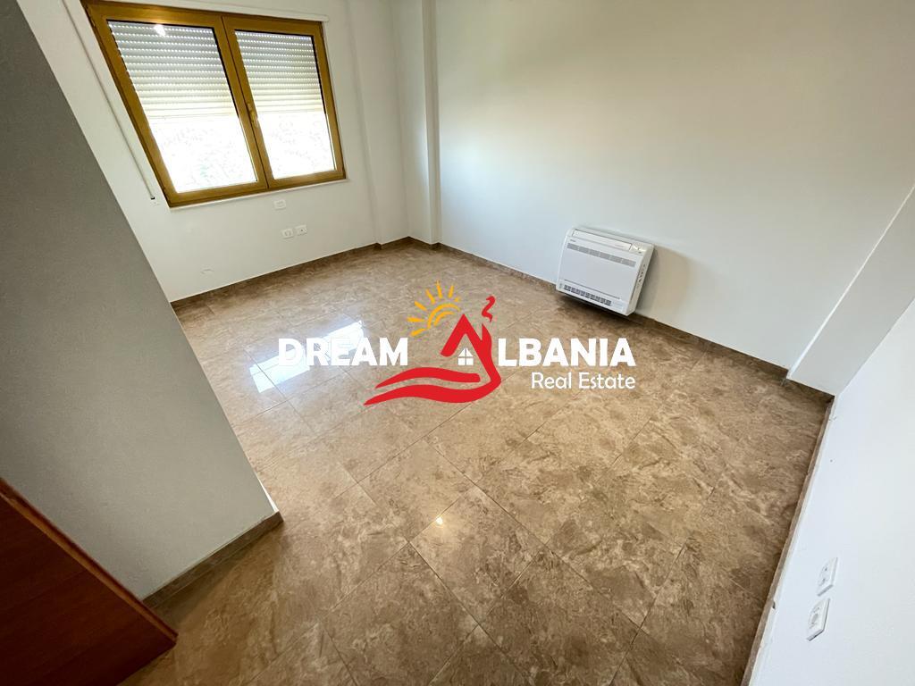 3+1 apartment with 2 bathrooms for sale in Bllok, near Sky Tower in Tirana. (ID 4131454)