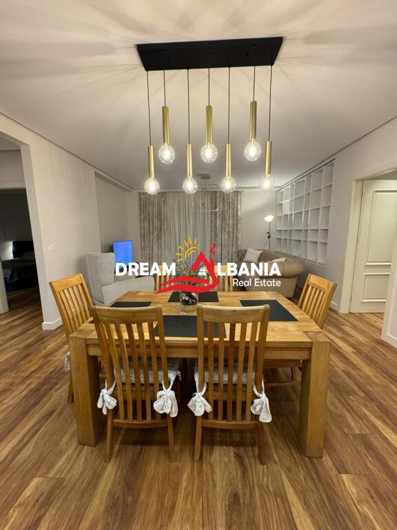 Apartament 2+1 me qera ne Bllok, prane Sky Tower ne Tirane. (ID 42214730)