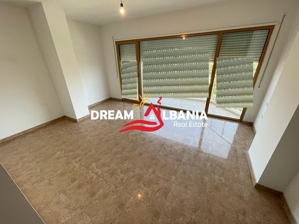3+1 apartment with 2 bathrooms for sale in Bllok, near Sky Tower in Tirana. (ID 4131454)