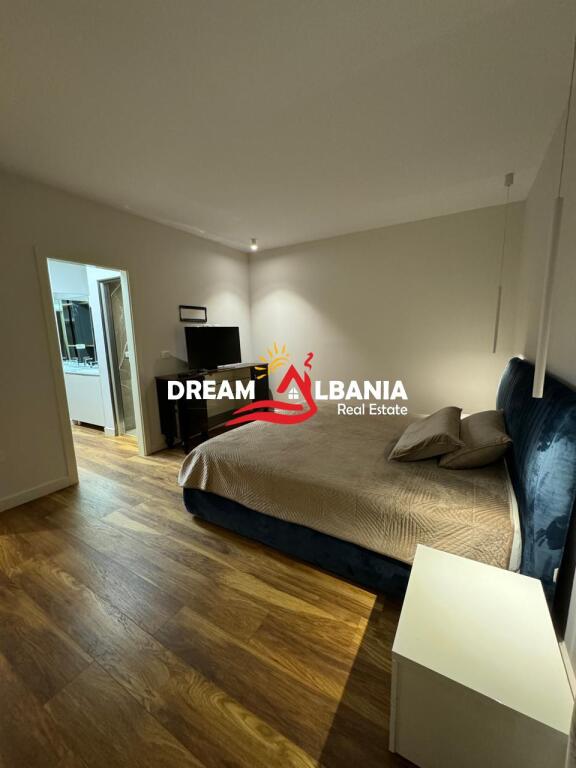 Apartament 2+1 me qera ne Bllok, prane Sky Tower ne Tirane. (ID 42214730)