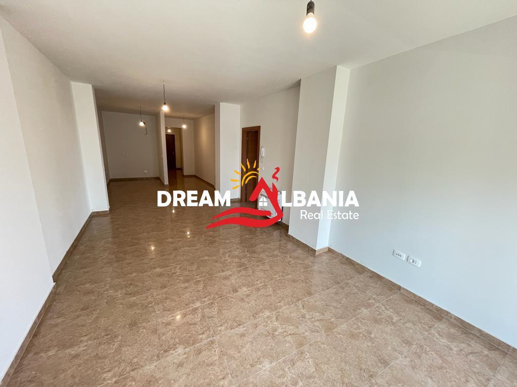 3+1 apartment with 2 bathrooms for sale in Bllok, near Sky Tower in Tirana. (ID 4131454)
