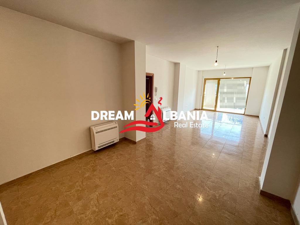3+1 apartment with 2 bathrooms for sale in Bllok, near Sky Tower in Tirana. (ID 4131454)