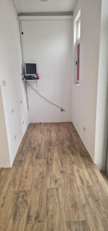 Negozio Via Bardhyl
