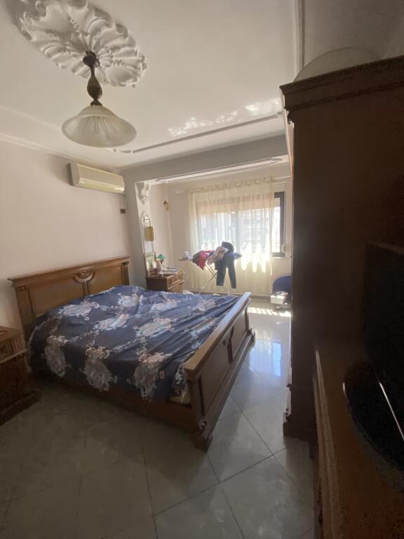 1+1, i mobiluar, Myslym Shyri, 470 mije leke
