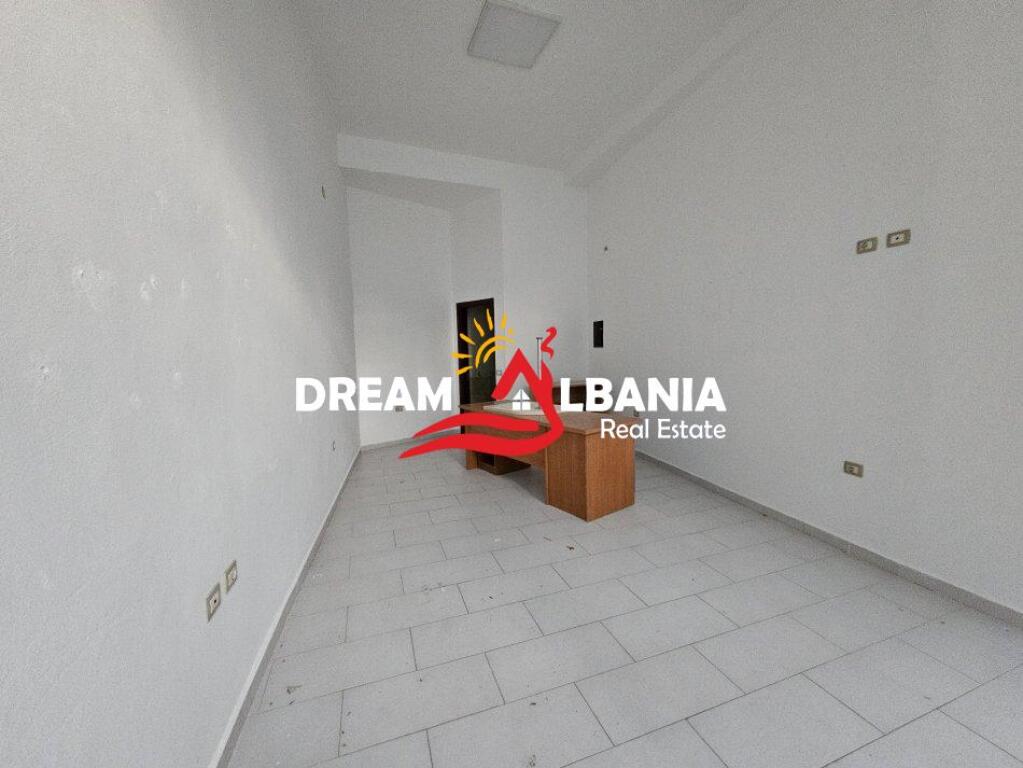 Spazio commerciale in vendita vicino alla strada Mine Peza (ID 4171564)