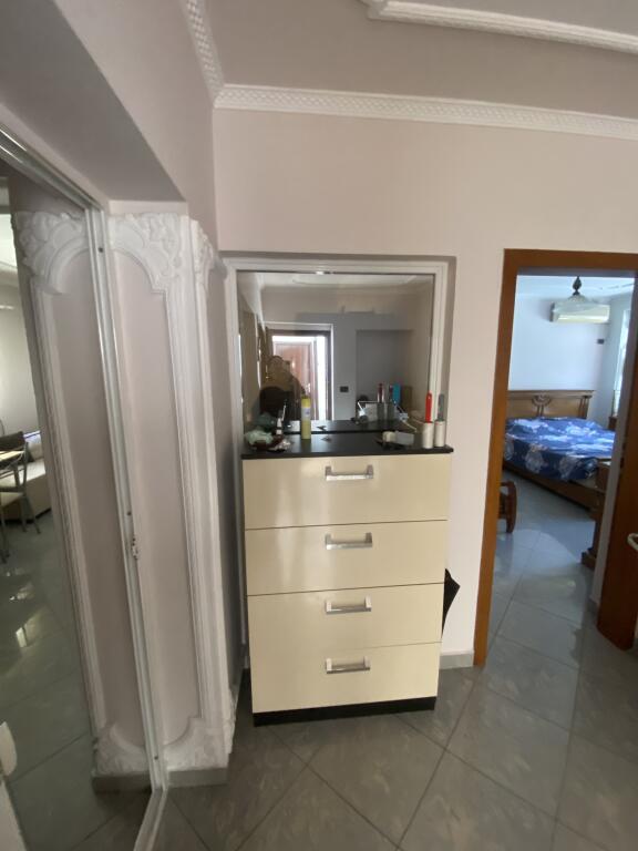 1+1, i mobiluar, Myslym Shyri, 470 mije leke