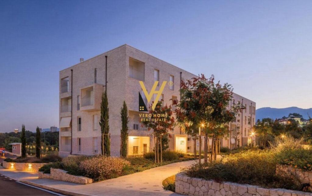 FOR SALE APARTMENT 2+1+2+BLOCK AT PARK LIFE 2 COMPLEX, LIQENI I THATE