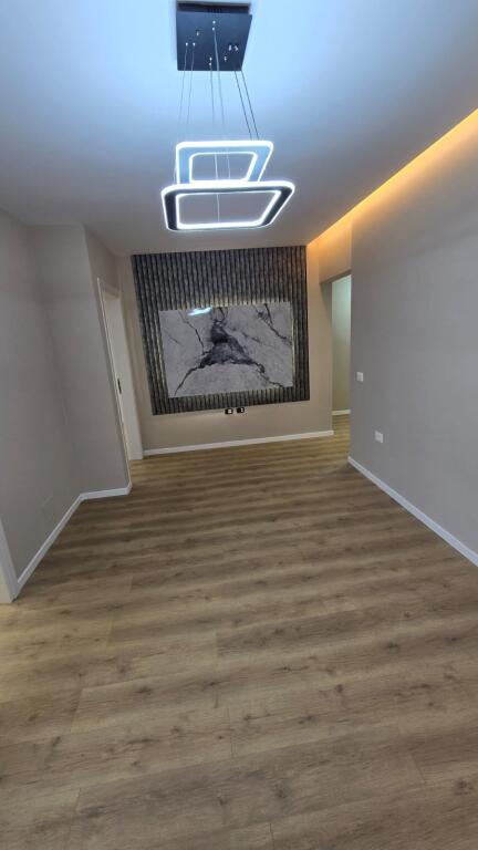 Pazari po shet një apartament 2+1.