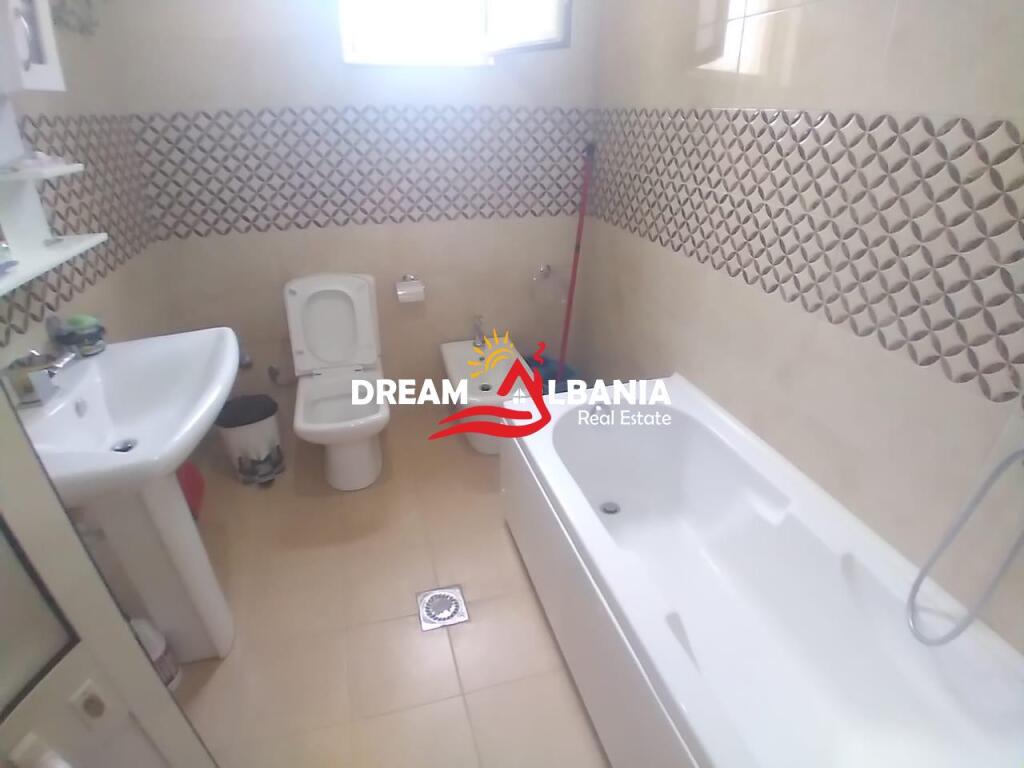 Vila me qera Mjull Bathore, përballë qendrës tregtare TEG, në Tiranë (ID 4251127)