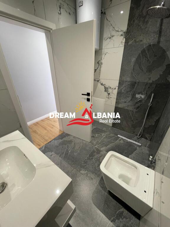 Appartamento 1+1 in vendita a 5 Maji, vicino alla scuola 'Tirana Jone' a Tirana (ID 41111085)