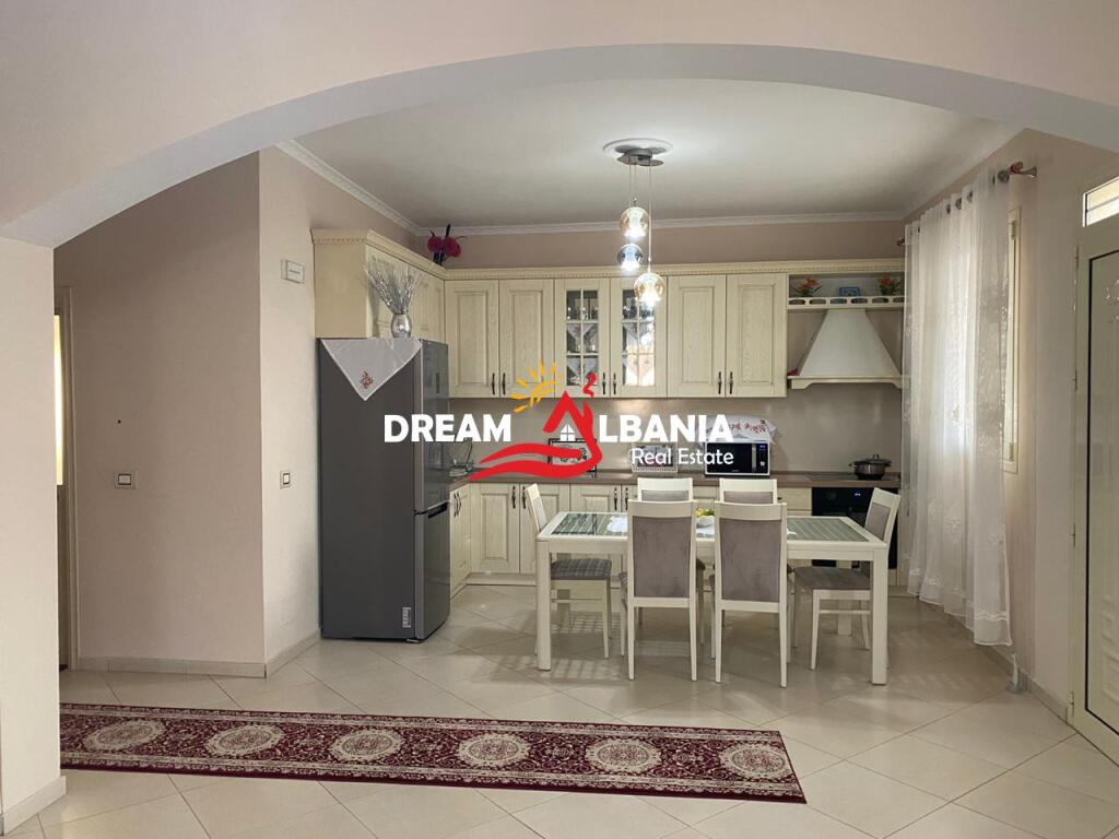 Vila me qera Mjull Bathore, përballë qendrës tregtare TEG, në Tiranë (ID 4251127)