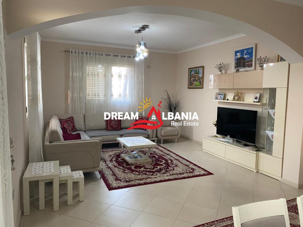 Vila me qera Mjull Bathore, përballë qendrës tregtare TEG, në Tiranë (ID 4251127)