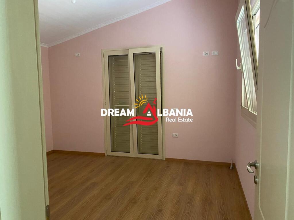 Vila me qera Mjull Bathore, përballë qendrës tregtare TEG, në Tiranë (ID 4251127)