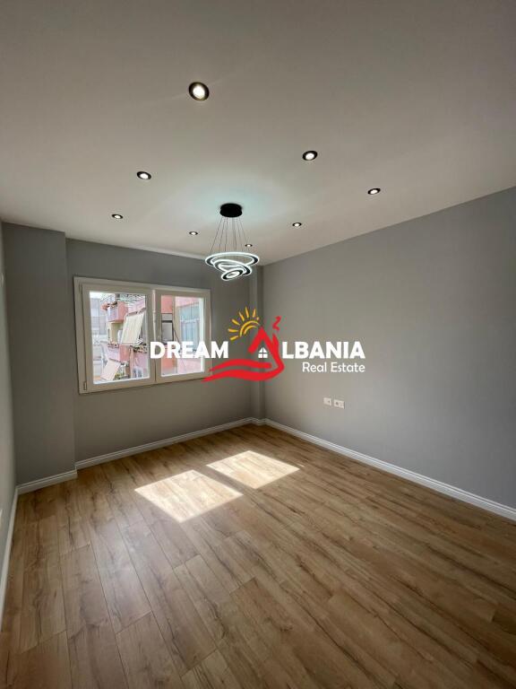 Appartamento 1+1 in vendita a 5 Maji, vicino alla scuola 'Tirana Jone' a Tirana (ID 41111085)