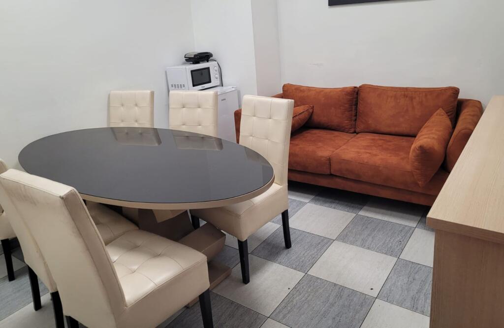 Occasione!! Spazio commerciale in vendita presso l'ex esposizione.