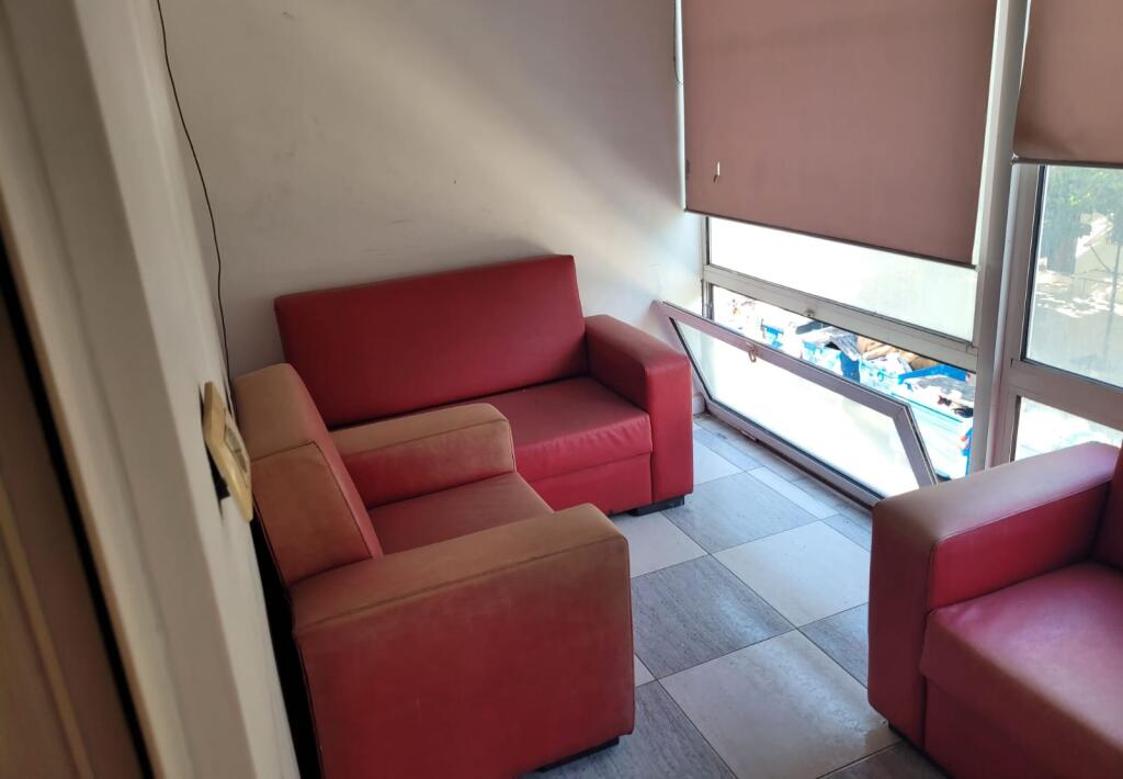 Occasione!! Spazio commerciale in vendita presso l'ex esposizione.