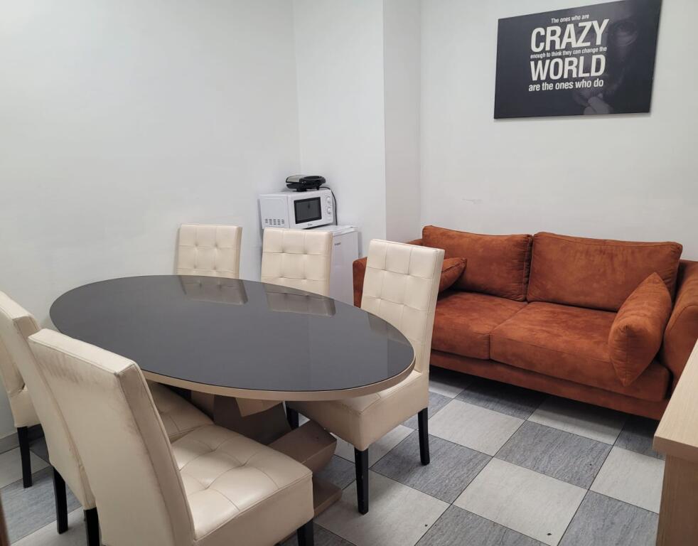 Occasione!! Spazio commerciale in vendita presso l'ex esposizione.