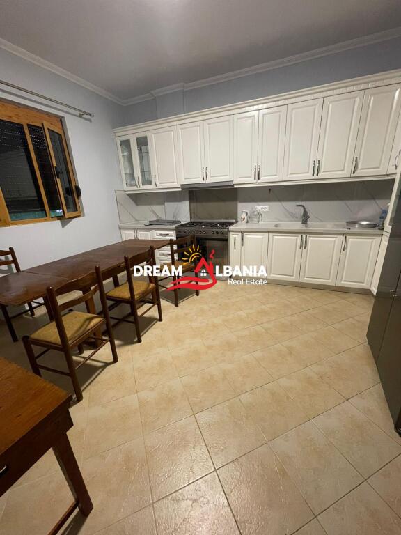 Villa a 3 piani in affitto a Mjull Bathore, vicino a TEG a Tirana (ID 4251399)