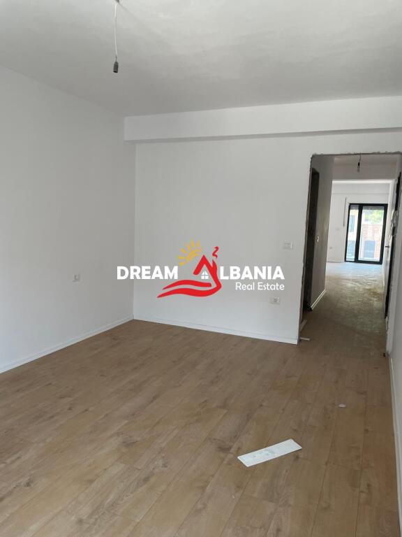 Appartamento 1+1 in vendita vicino alla Residenza Kodra e Diellit 2 (ID 41111093)