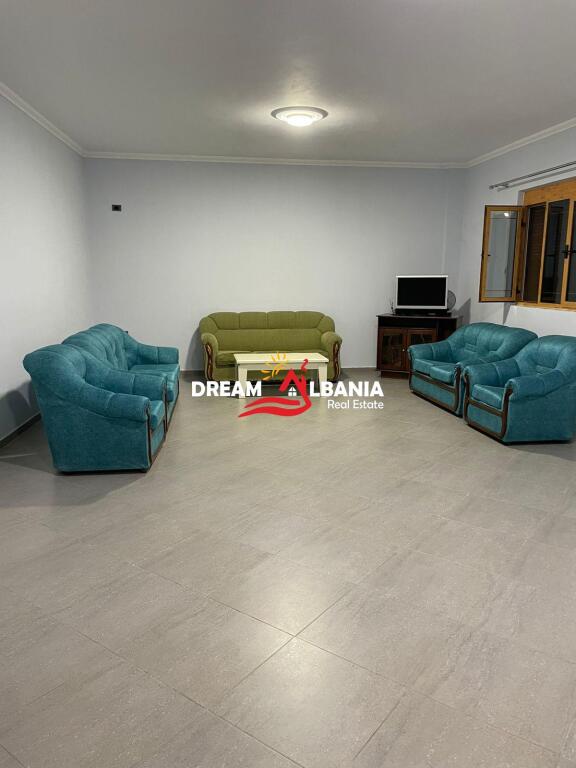 Villa a 3 piani in affitto a Mjull Bathore, vicino a TEG a Tirana (ID 4251399)