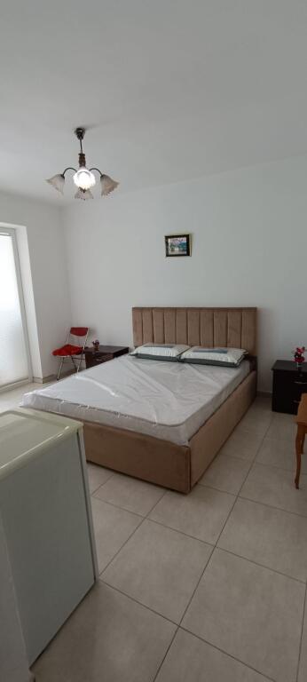 Jepet me qera apartament 2+1 ne Ali Dem te Azili