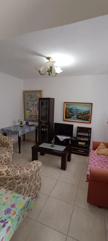 Jepet me qera apartament 2+1 ne Ali Dem te Azili