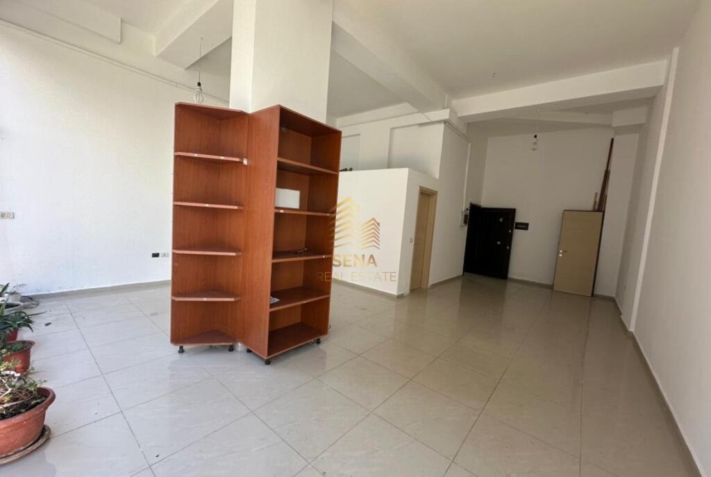 Affitto, Spazio Commerciale, Yzberisht – Viale Migjeni