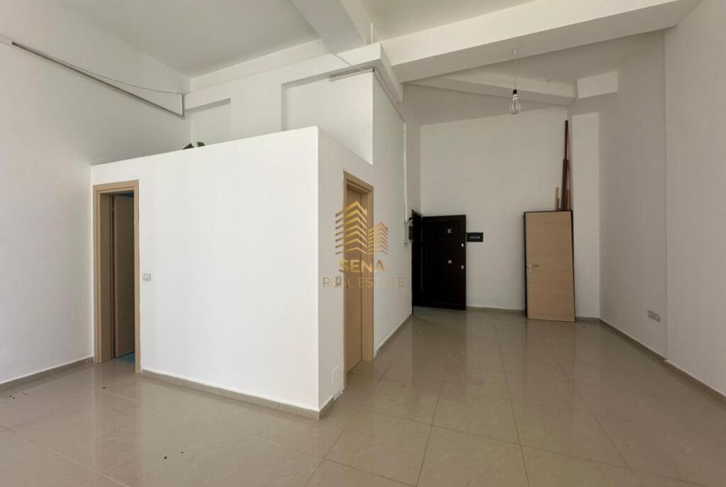 Affitto, Spazio Commerciale, Yzberisht – Viale Migjeni