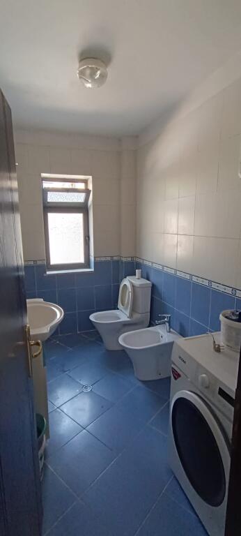 Jepet me qera apartament 2+1 ne Ali Dem te Azili