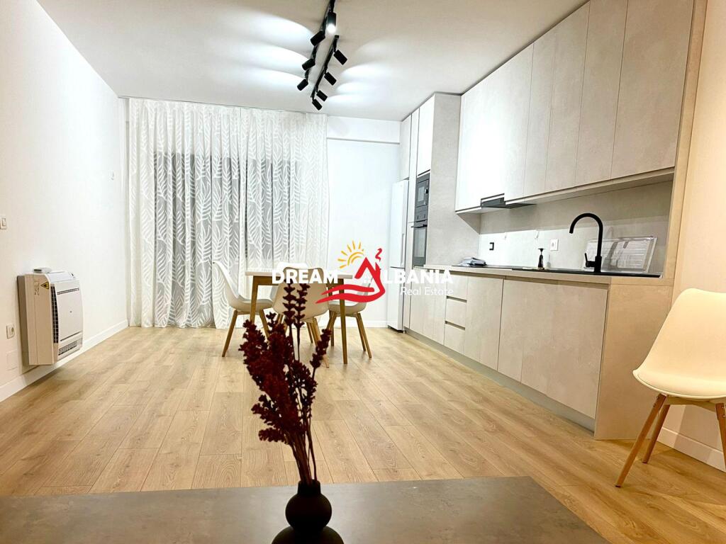 Luxury apartment 2+1+2 bathrooms for rent at the Botanical Garden in Tirana (ID 42215292)