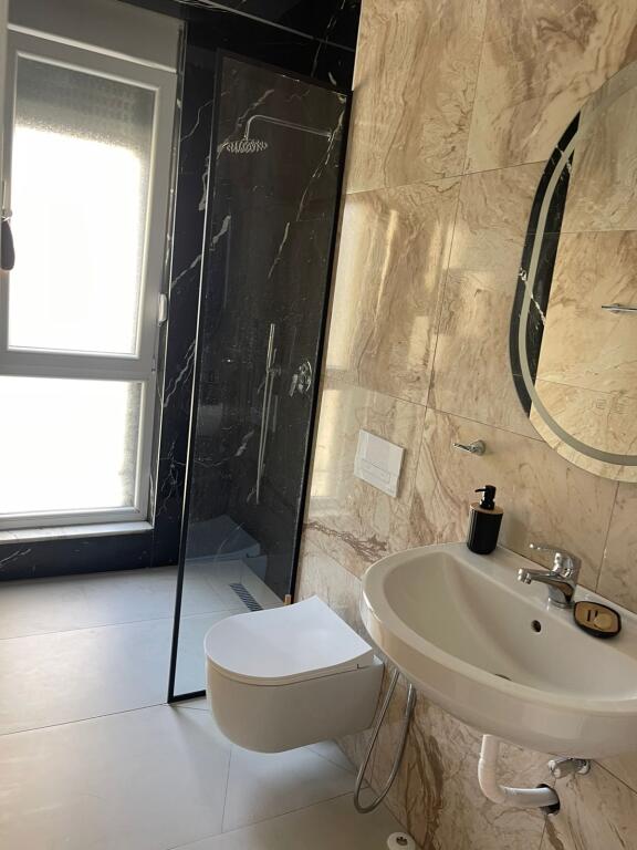 Apartament 2+1 me qira tek Fusha e Aviacionit