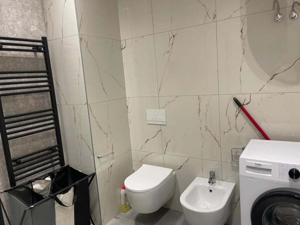 Apartament 2+1 me qira tek Fusha e Aviacionit