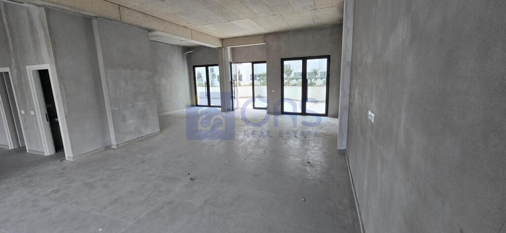 Spazio commerciale in affitto ad Astir