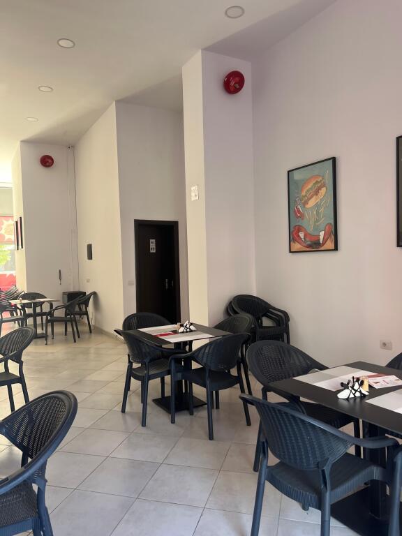 Ambient restoranti për qira – 126 m² Astir