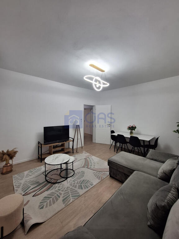 Një apartament 1+1 jepet me qera në Rrugën e Barrikadave.