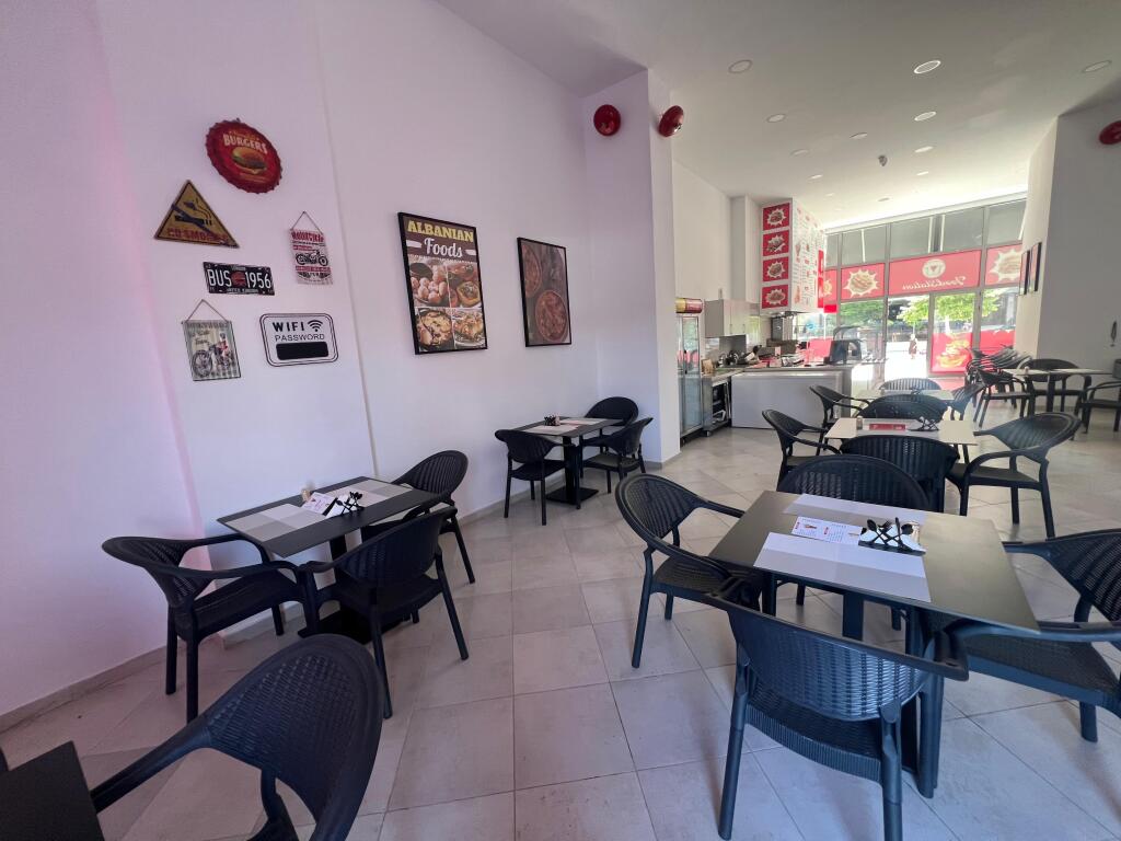 Ambient restoranti për qira – 126 m² Astir