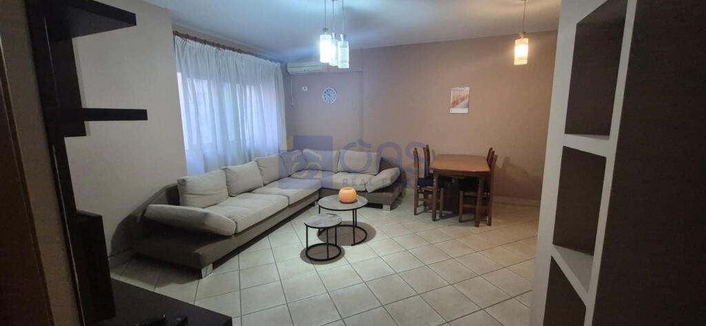 Jepet me qera apartament 2+1 te 21 Dhjetori.