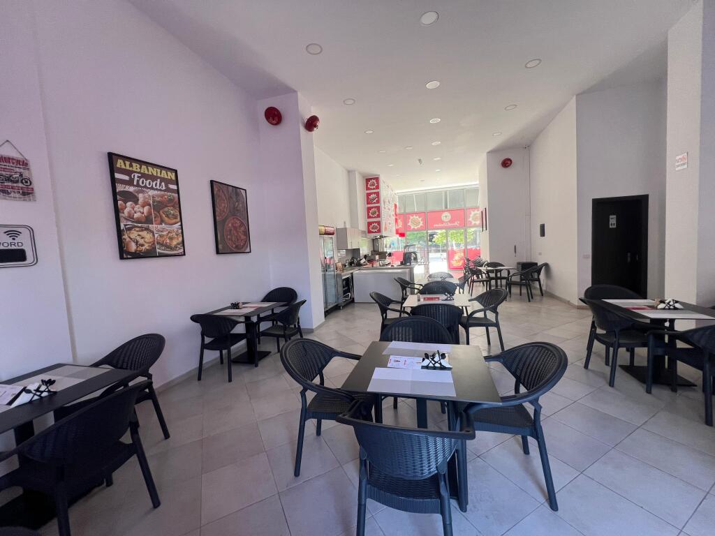 Ambient restoranti për qira – 126 m² Astir
