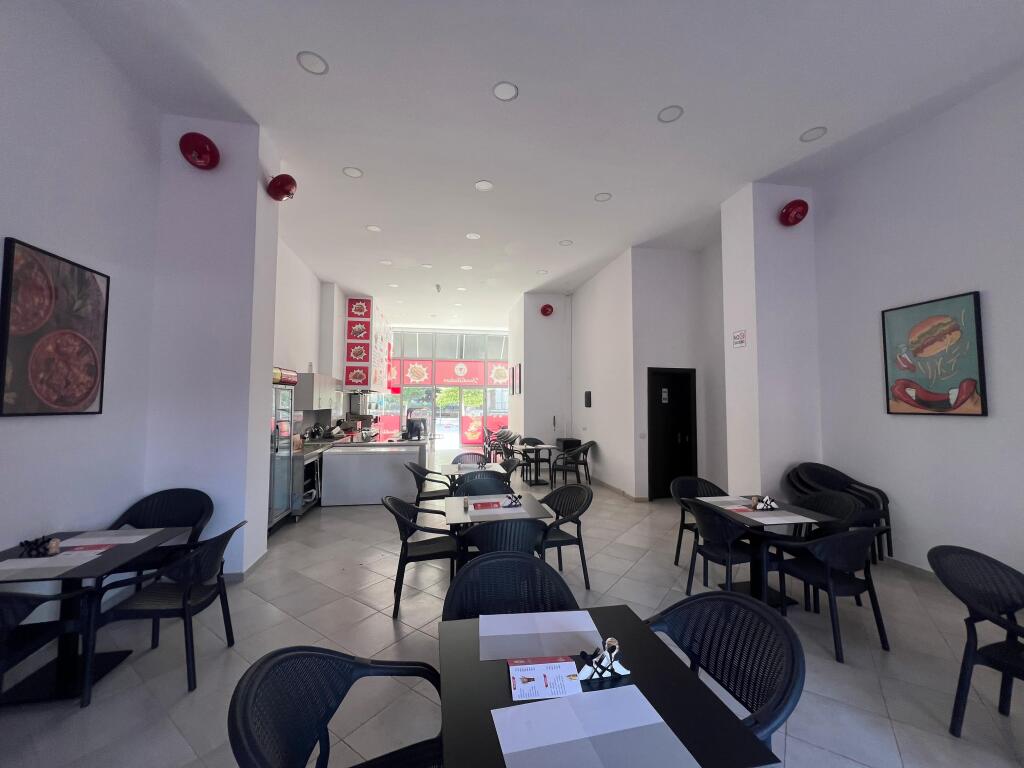 Ambient restoranti për qira – 126 m² Astir