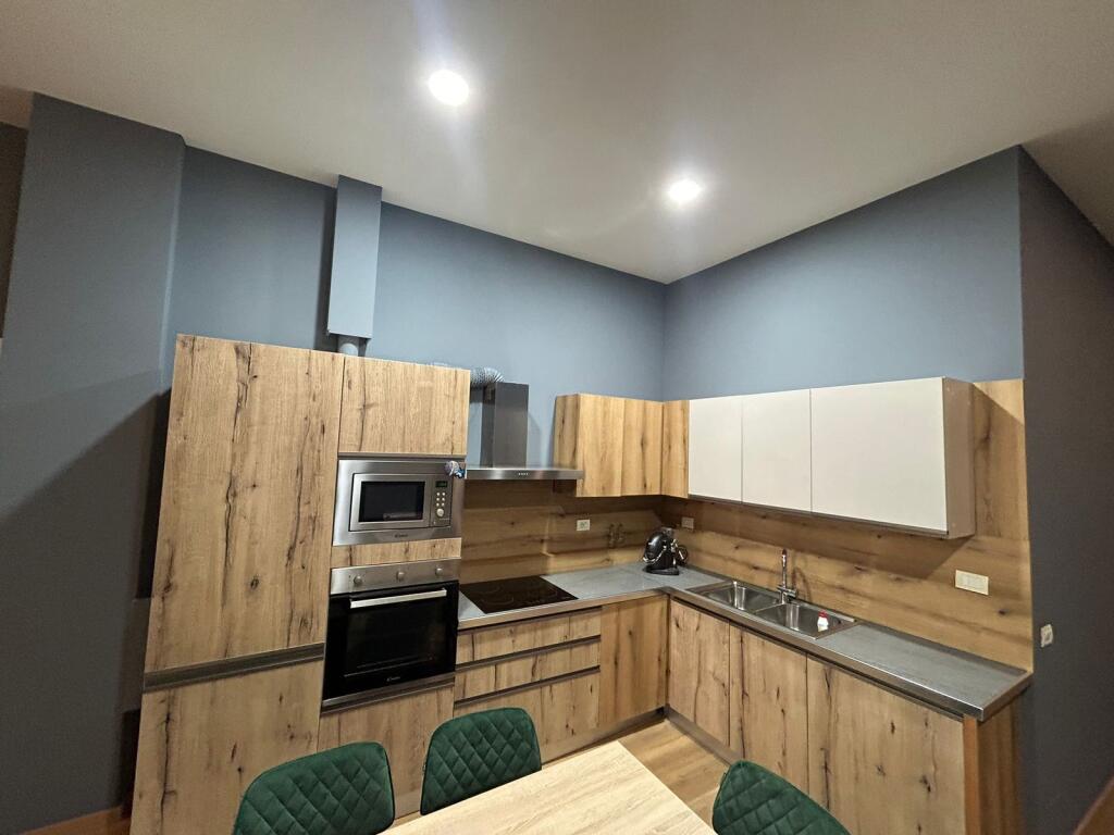 Super Apartament me qera tek Liqeni i Thate/Rruga Peti
