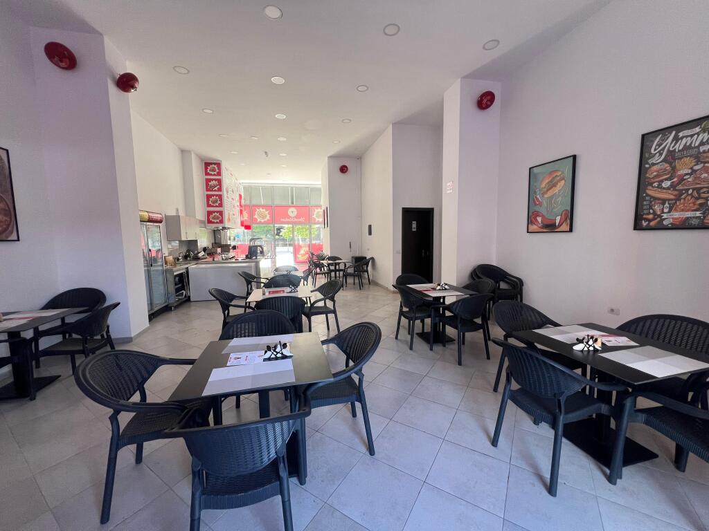 Ambient restoranti për qira – 126 m² Astir