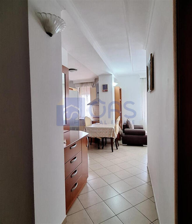 Apartament 1+1 për qira në Rrugën e Barrikadave.