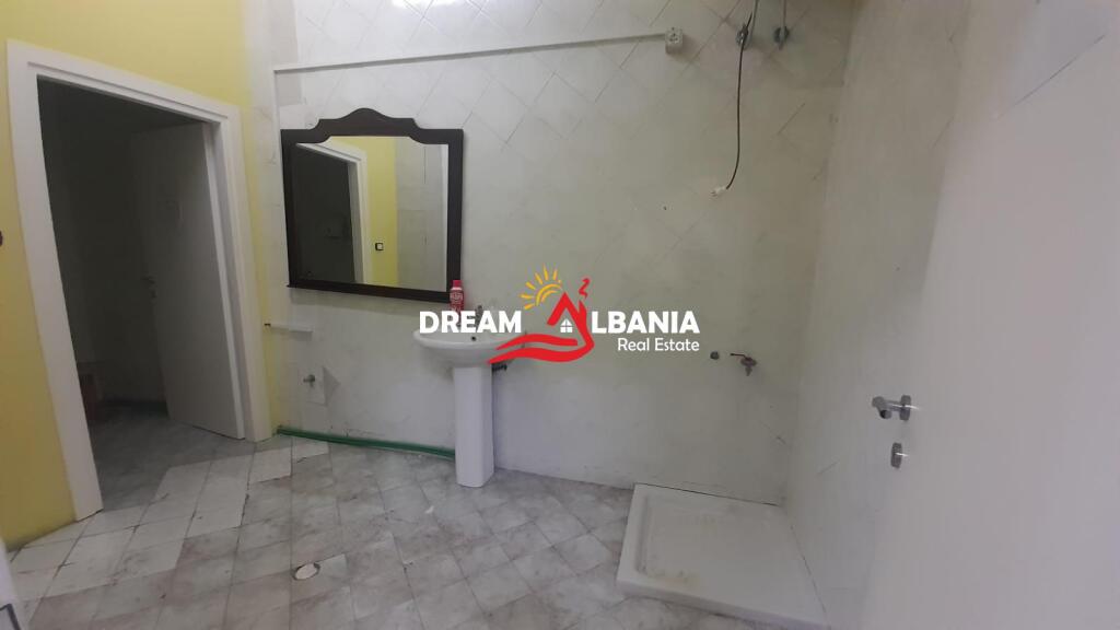 Ambient per zyra me qera ne Bllok prane Piceri Era (ID 4261843)