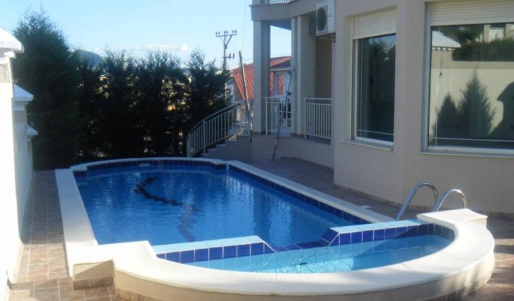 For sale villa near the Brigade Palace